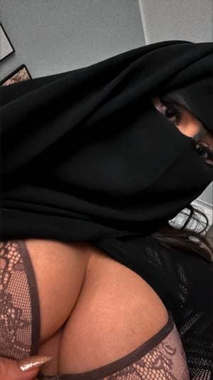 Yummy khalifa profile