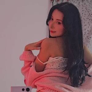 Laura Martinez profile