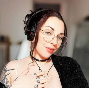 Leah Von Noire profile