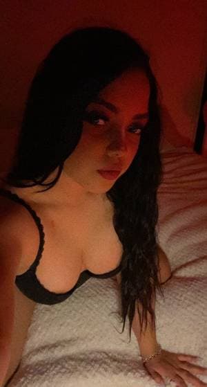 Leylanipenelope profile