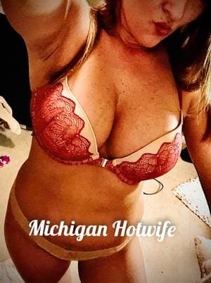 Michiganhotwife profile