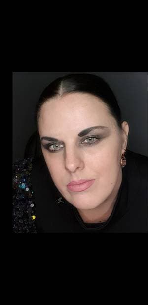 Modelkatehutch profile