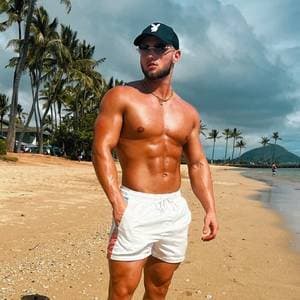 Reillygoldenvip profile