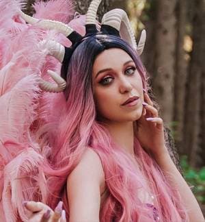 Roseiquartzofficial profile