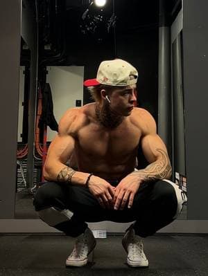 Vinnieuzamaki profile