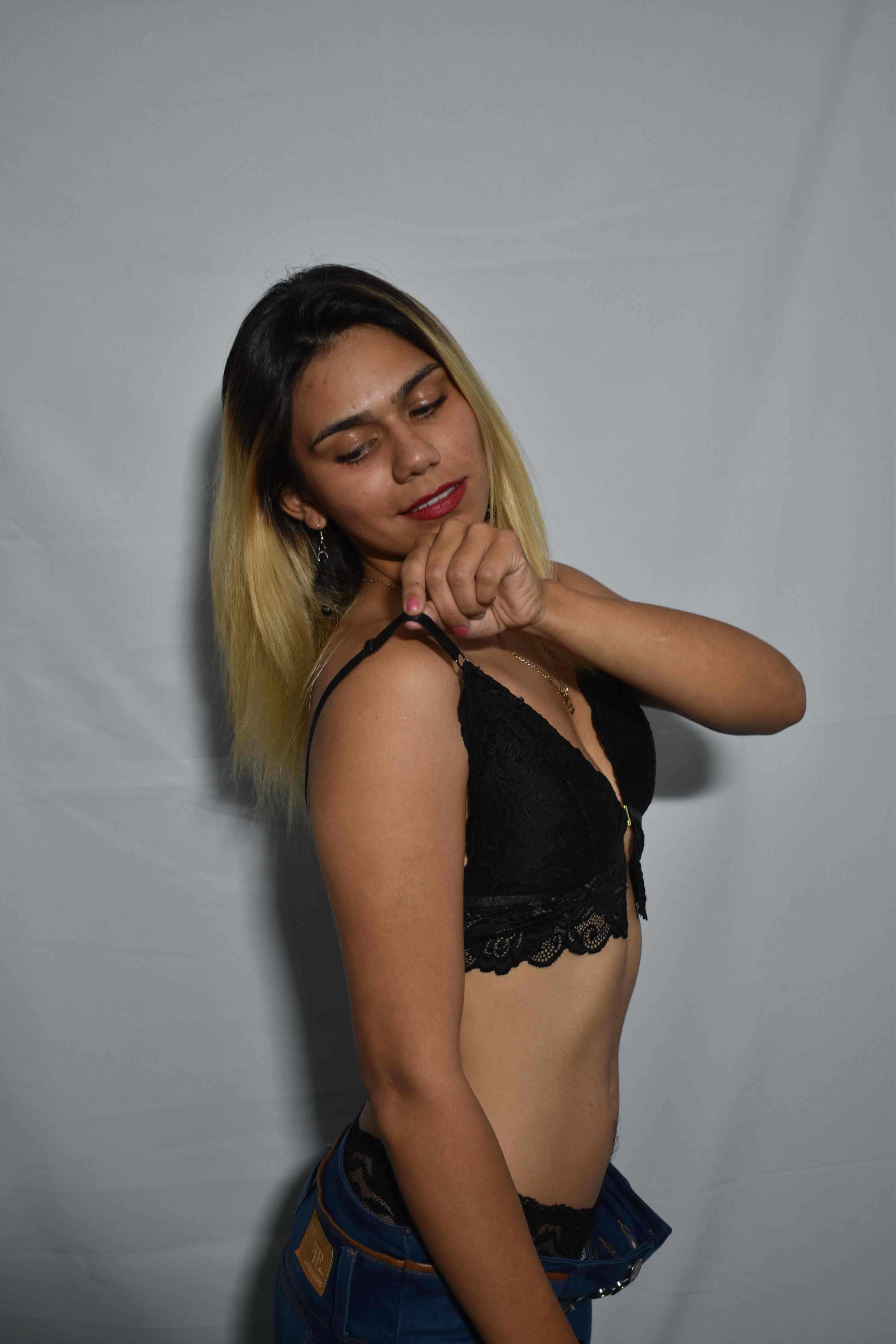 🦊 Foxxy Love 💕 profile